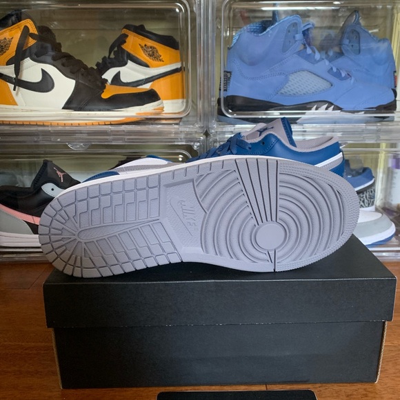 Jordan 1 Low True Blue - Picture 2 of 4